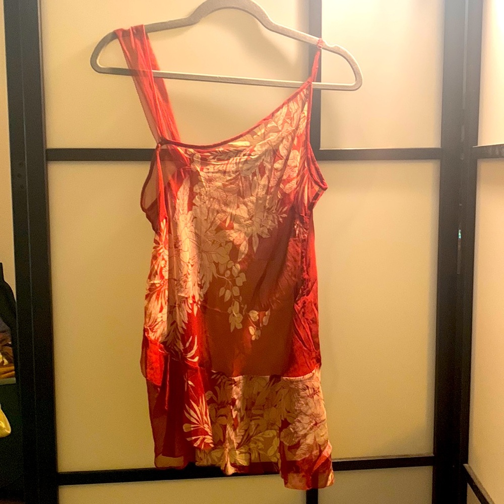 BCBG 💯 silk top new with tags